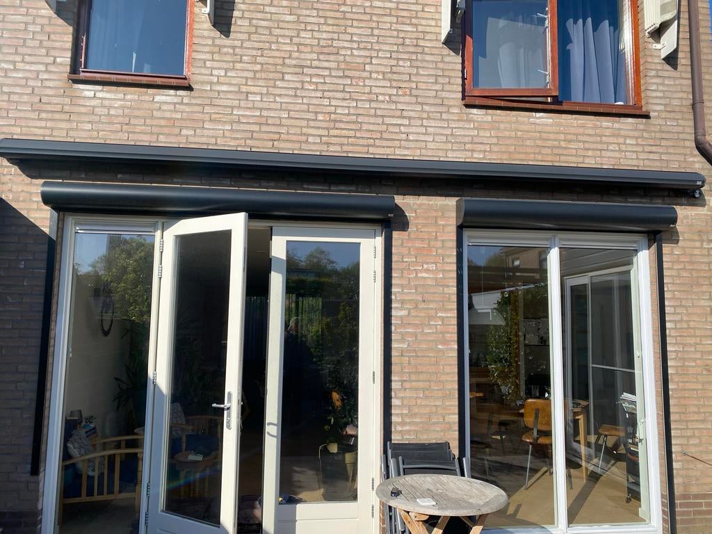 Knikarm zonnescherm van Rojas elektrisch, Ophalen, 450 cm of meer, Elektrisch, Zo goed als nieuw