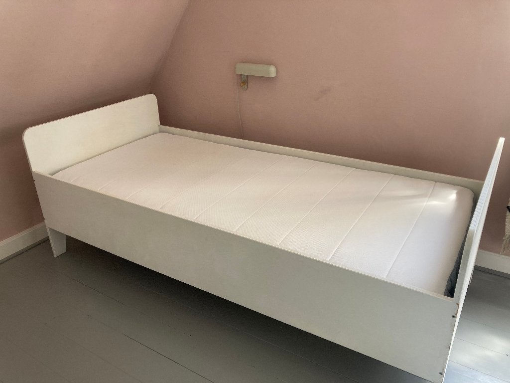 Mooi bed in Piet Hein Eek stijl, Ophalen, 90 cm, Eenpersoons, Wit