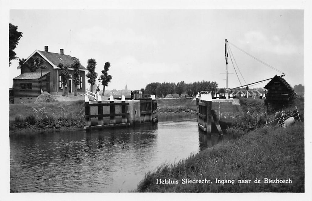 AN101 Sliedrecht sluis naar Biesbosch1956 uitg. Luyt, Ophalen of Verzenden, 1940 tot 1960, Ongelopen, Zuid-Holland