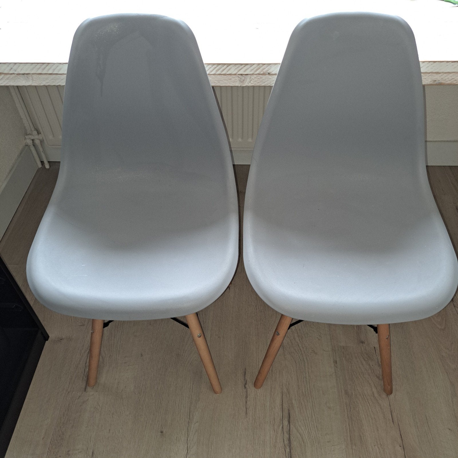Set van 2 grijze stoelen met houten poten, Ophalen, Gebruikt, Twee, Modern, Scandinavisch