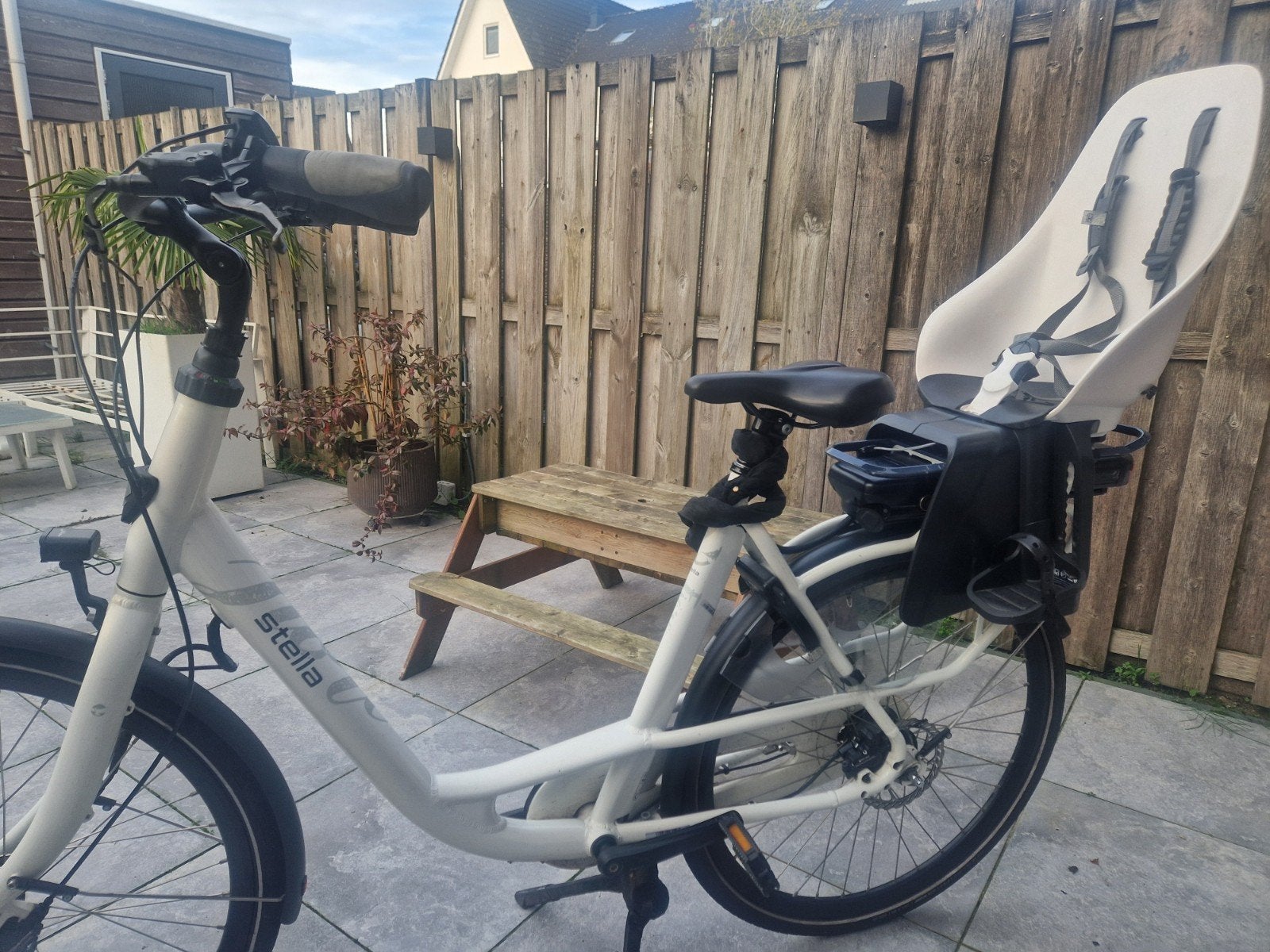 Stella Fiore FDST elektrische moederfiets met factuur 2024, Zo goed als nieuw, 51 tot 55 cm, 50 km per accu of meer, Ophalen
