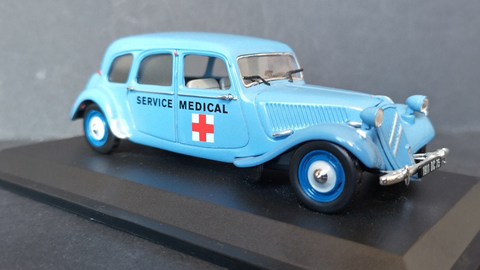 Citroen Traction Avant Ambulance 1:43 Norev Pol, Auto, Verzenden, ., Nieuw