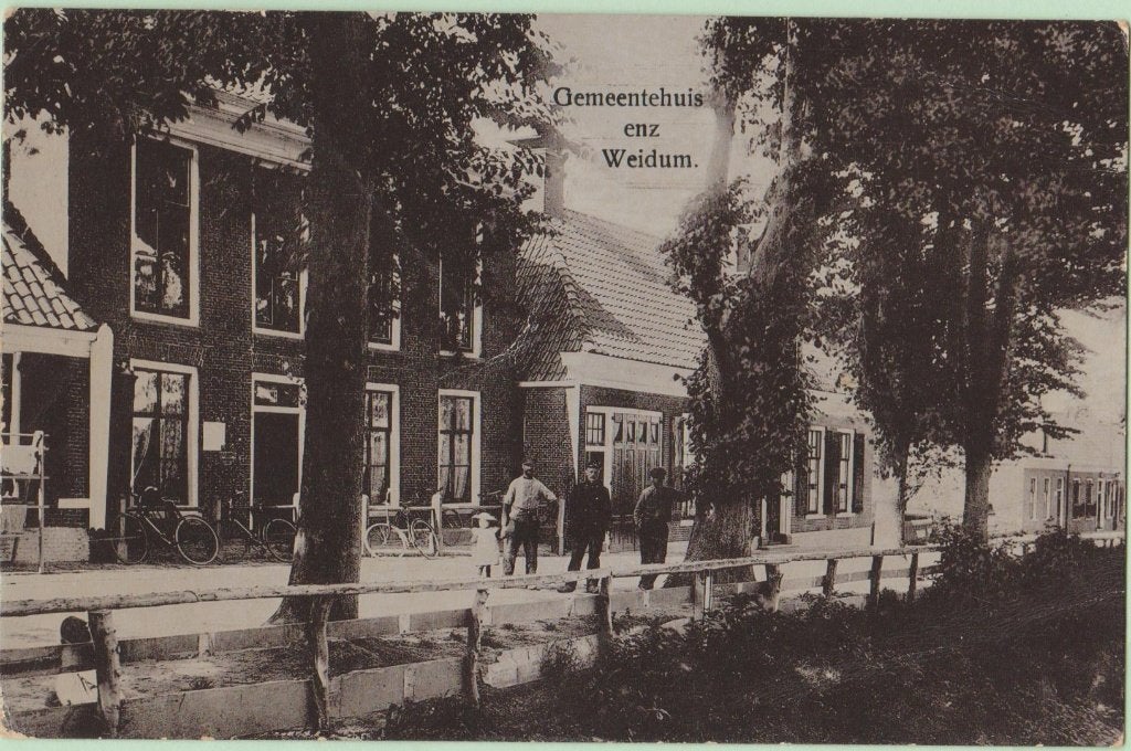 Weidum (Fr) Gemeentehuis enz. mooie fotokaart ca 1920., Ophalen, Voor 1920, Ongelopen, Friesland