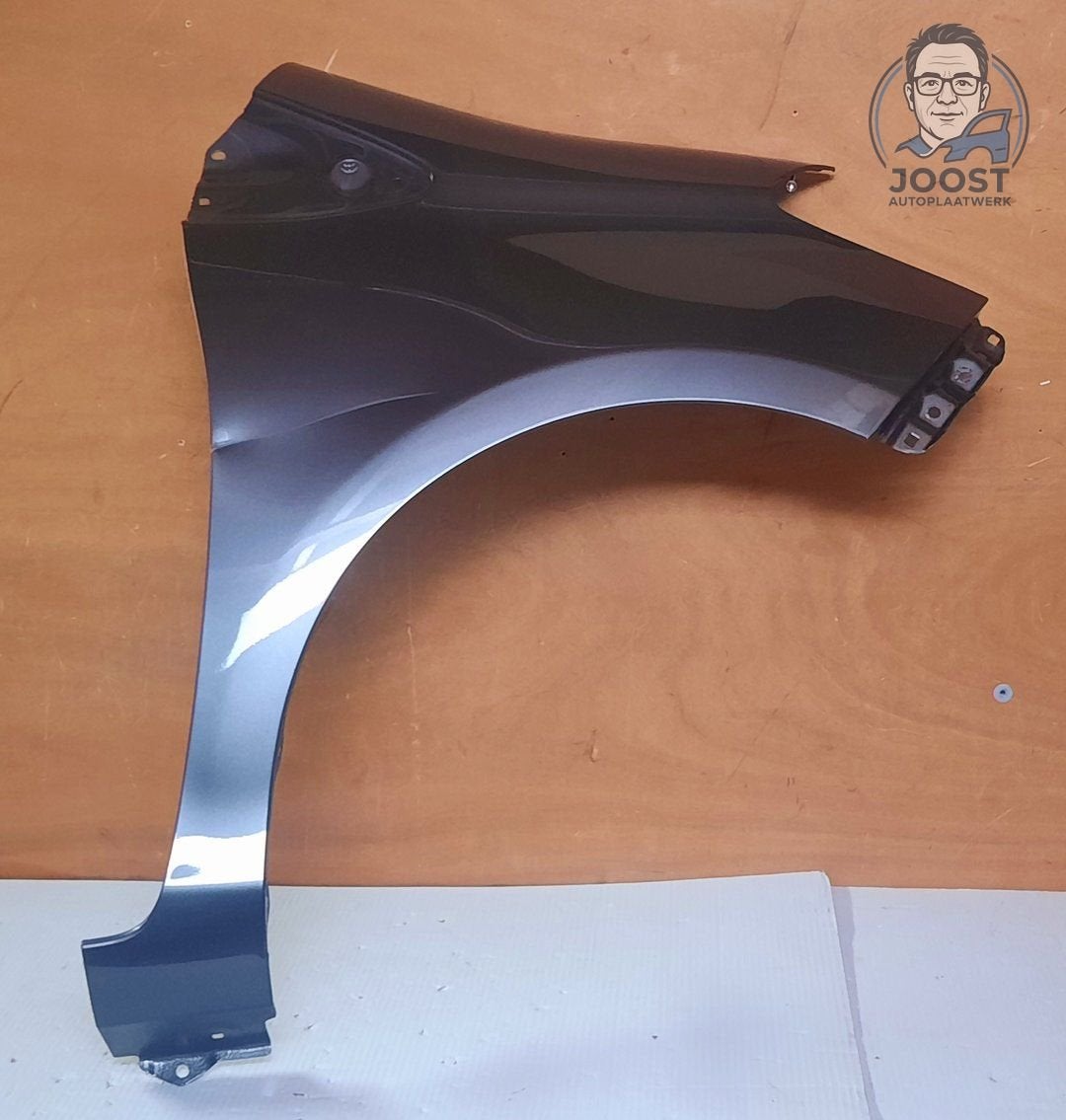Voorscherm rechts orgineel Toyota Yaris III P13 2010-2020, Gebruikt, -, Links, Ophalen of Verzenden