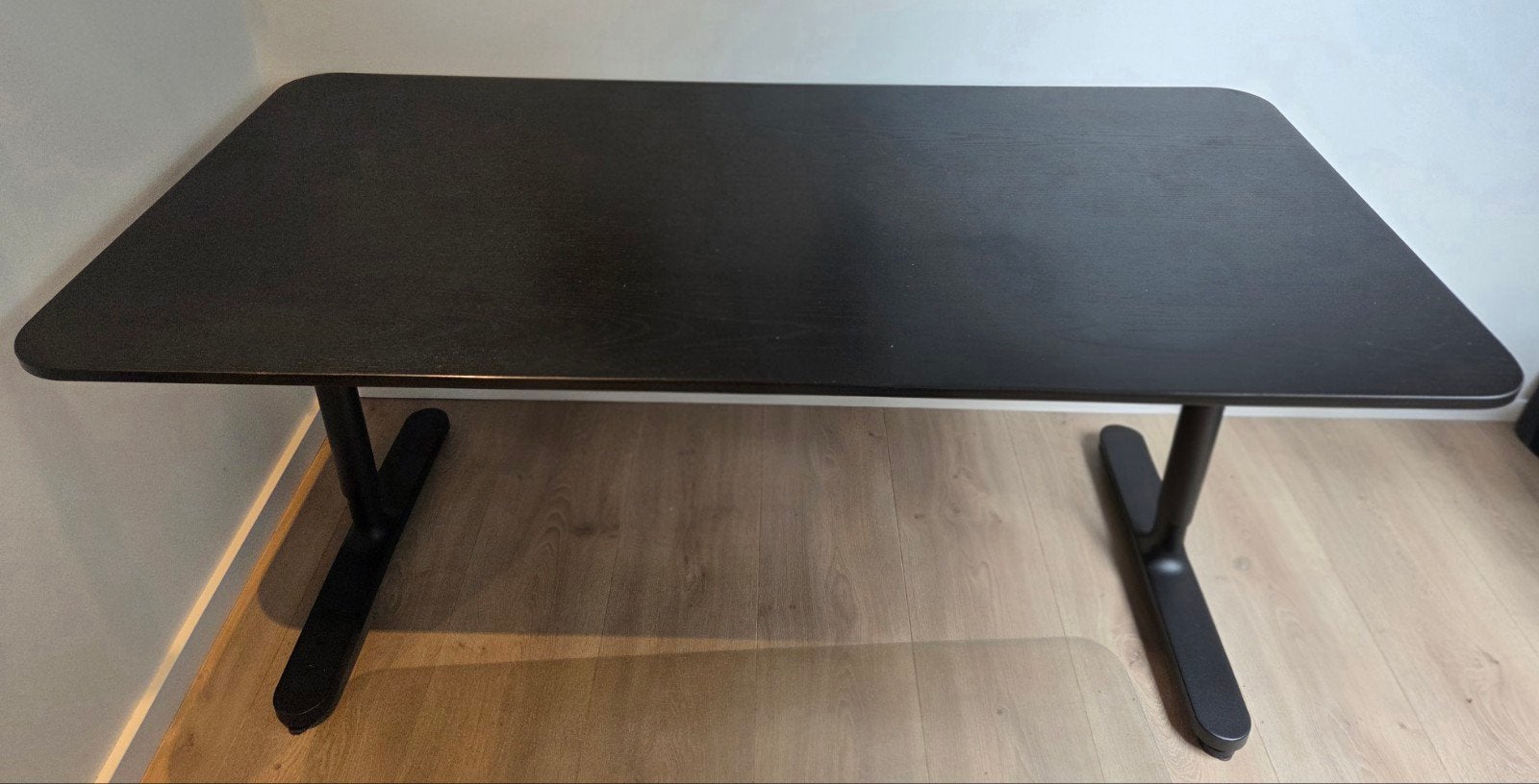 Zwart Ikea bureau Bekant, Ophalen