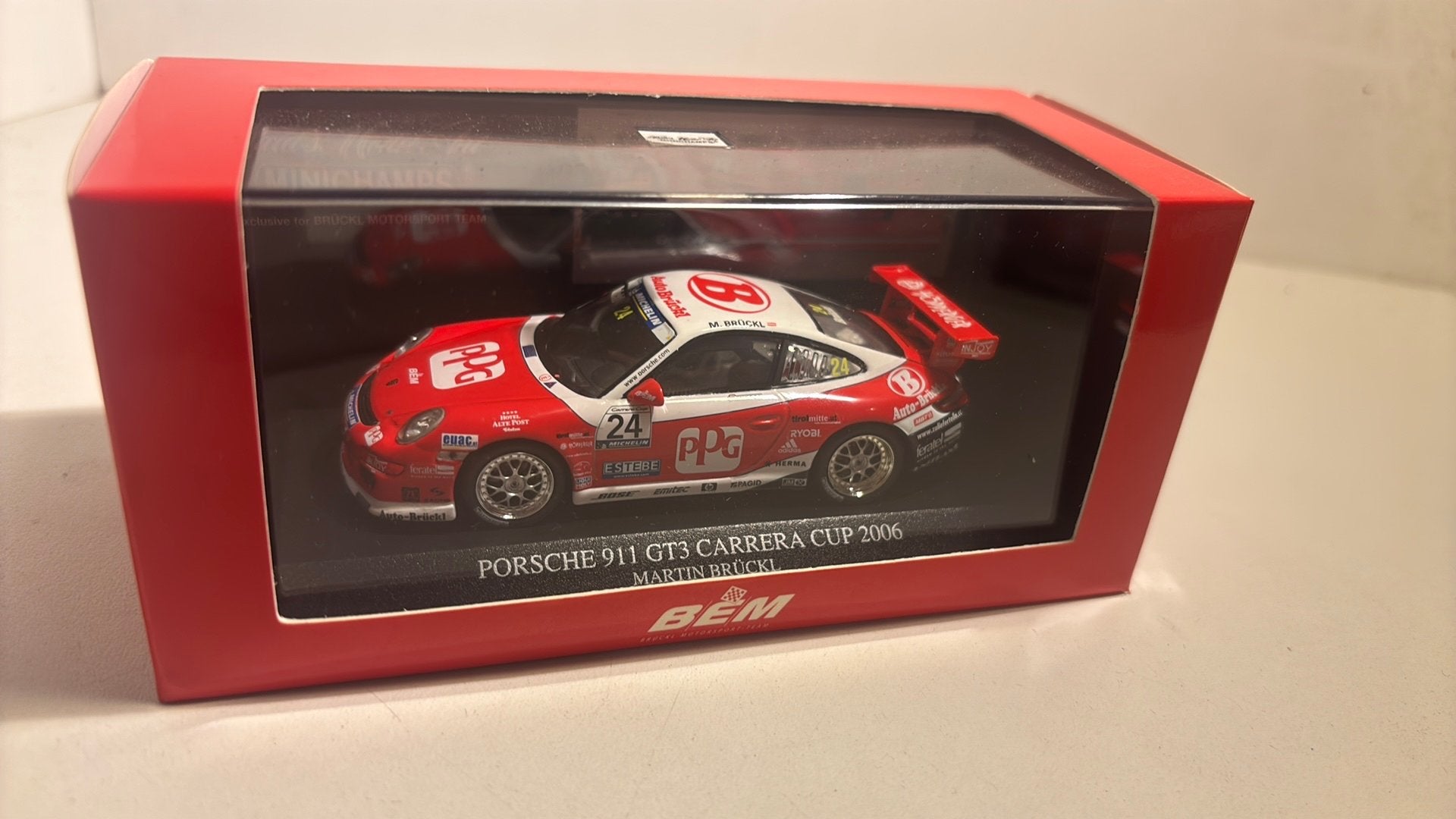 Porsche 911 gt3 carrera cup 2006 minichamps 1.43