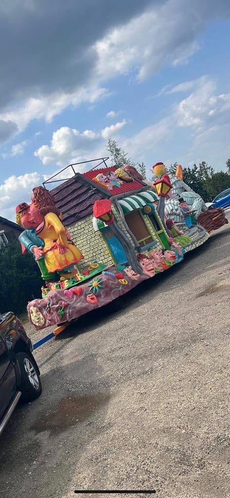 Mooie grote wagen moet weg, Ophalen, Zo goed als nieuw, Carnaval