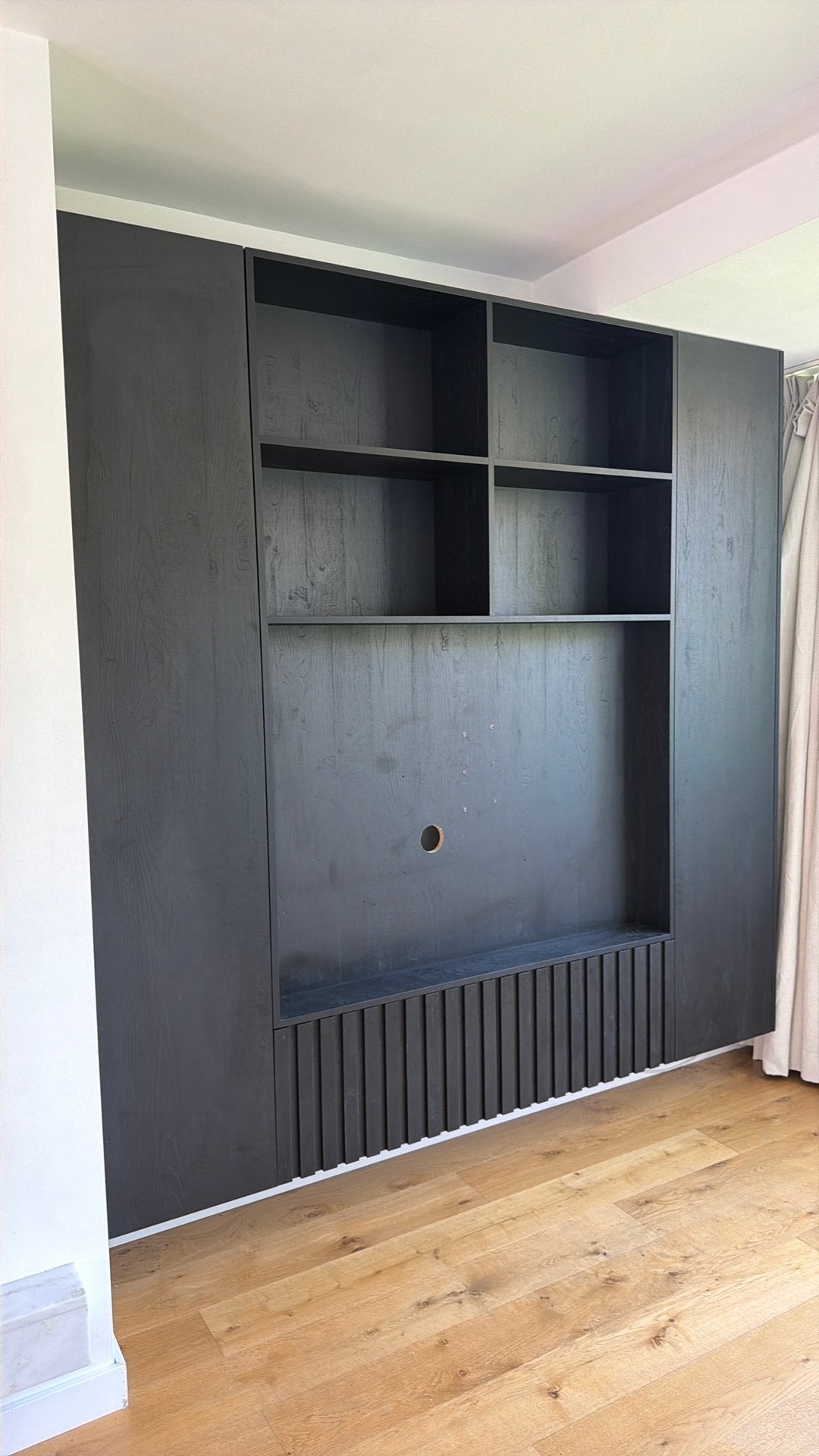 Wandkast voor televisie, Ophalen, Zo goed als nieuw, 25 tot 50 cm, 200 cm of meer