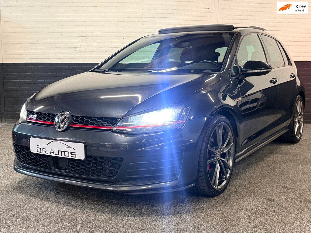 Volkswagen Golf GTI Performance Pano Akra, Stof, Gebruikt, 4 cilinders, 1984 cc