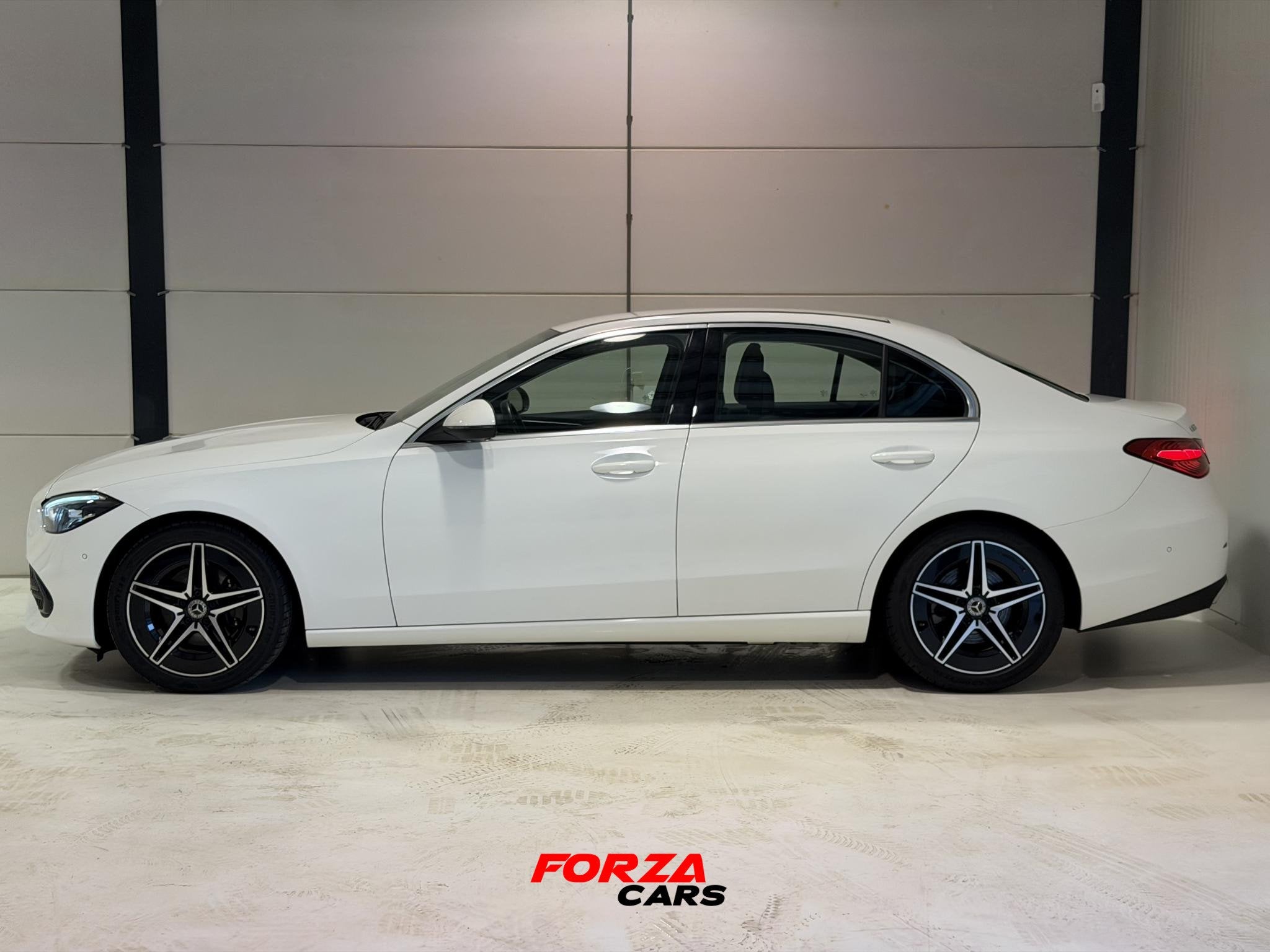 Mercedes-Benz C-klasse 180 Avantgarde | LED | Camera | Dodeh, Auto's, Automaat, 4 cilinders, Wit, Bedrijf