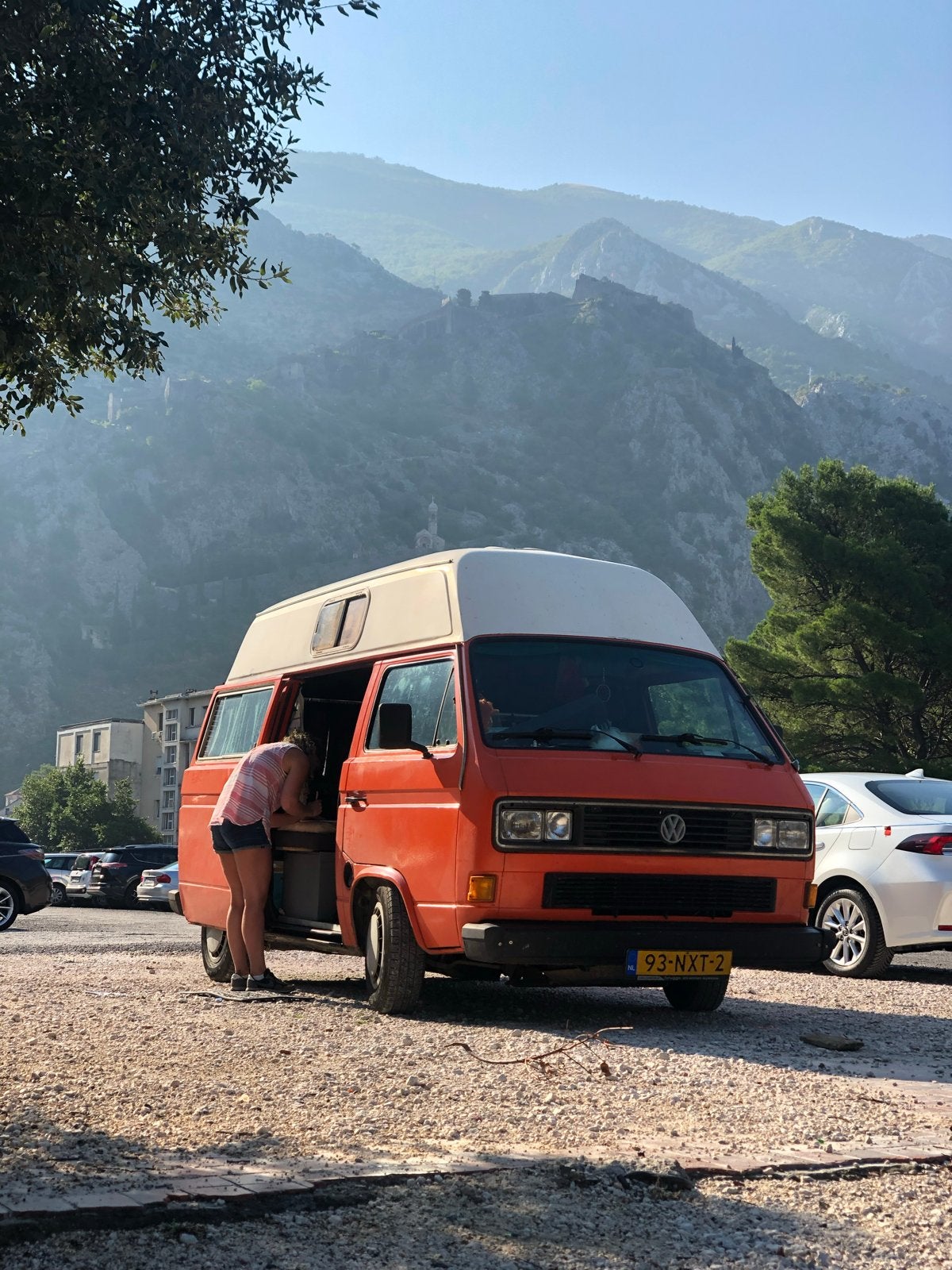 Volkswagen T3 Camper Oldtimer wegenbelasting vrij!, Caravans en Kamperen, Hefdak, Chemisch toilet, Ringverwarming, Reservewiel