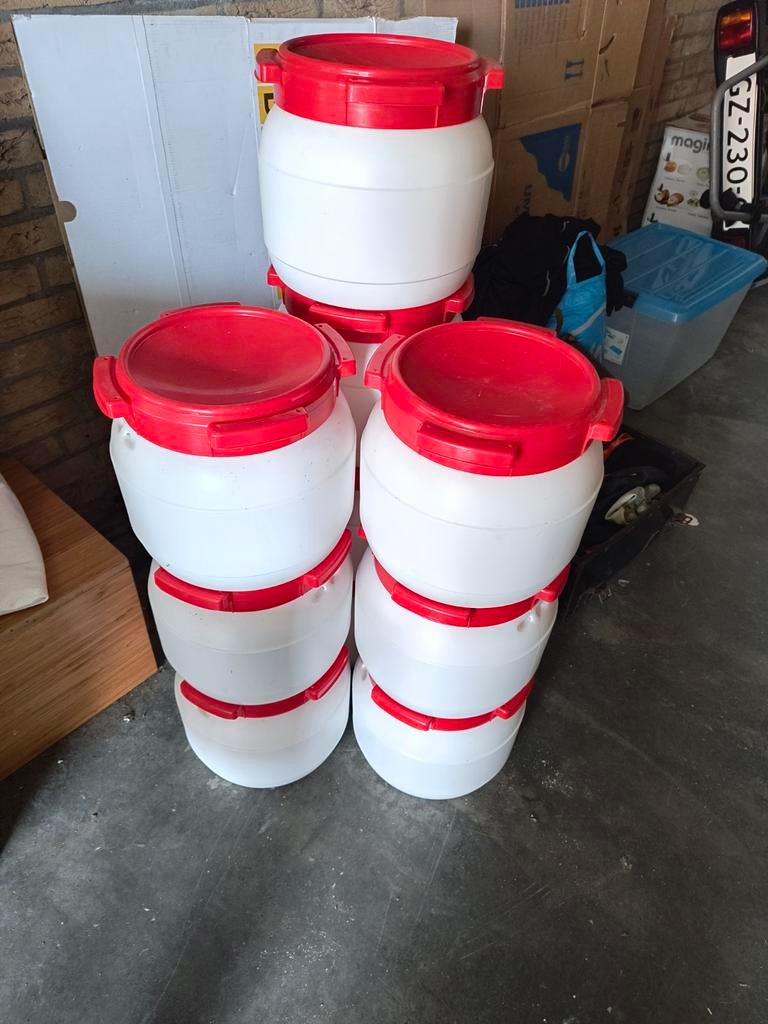 10x voertonnen van 10 liter, Ophalen