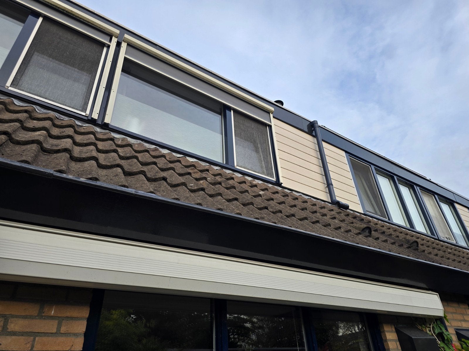 Foto 6 van Elektrisch knikarmscherm - Blauw/wit gestreept