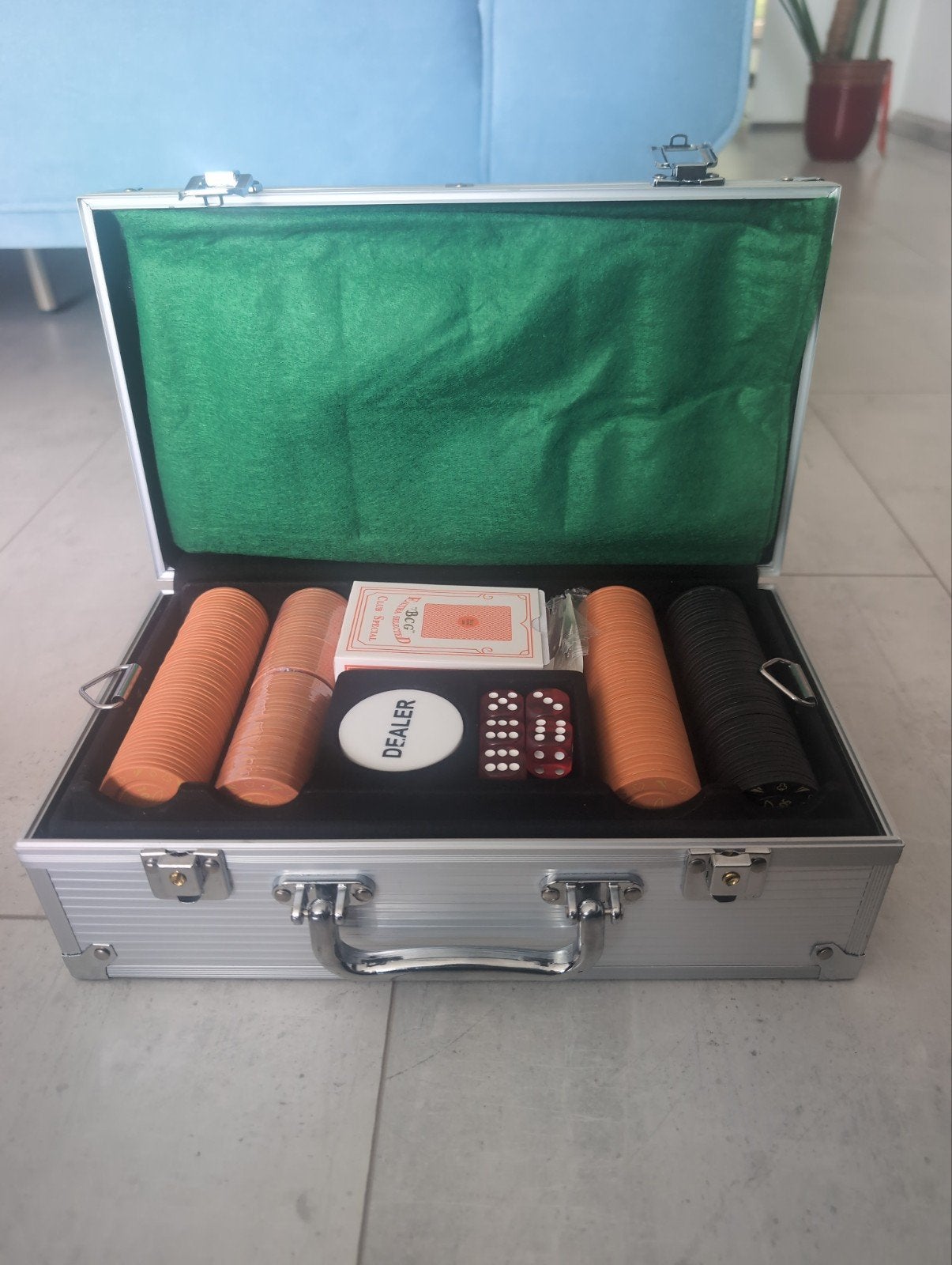 Complete Pokerset in Aluminium Koffer - Zo goed als nieuw, Drie of vier spelers, Ophalen, Zo goed als nieuw