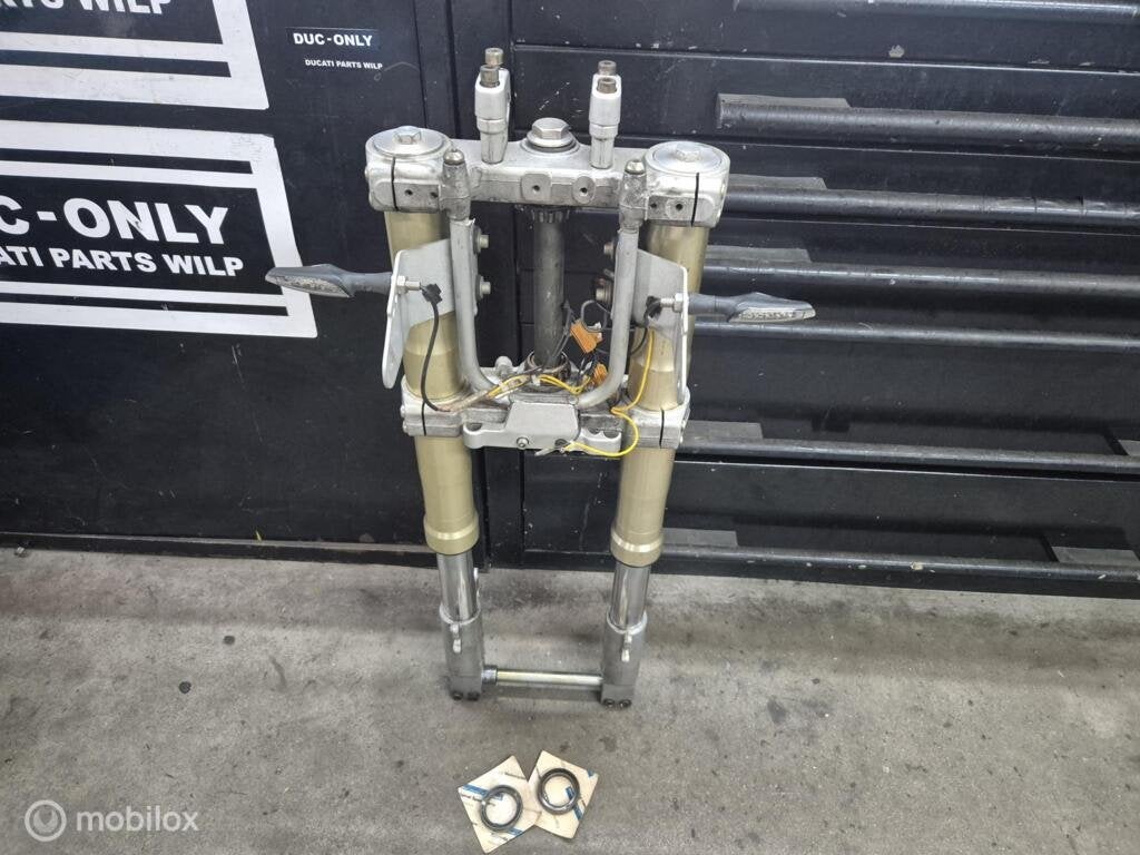 Voorvork vork compleet kroonplaten Monster 600 750 900, Motoren, Gebruikt, Factorystore.service@ducati.com, Ophalen of Verzenden