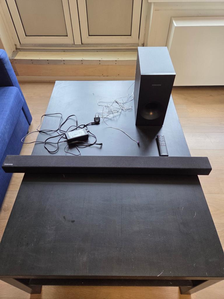 Samsung soundbar en subwoofer model HW-K335 in goede staat., Audio, Tv en Foto, Soundbars, Ophalen, Bluetooth, Zo goed als nieuw