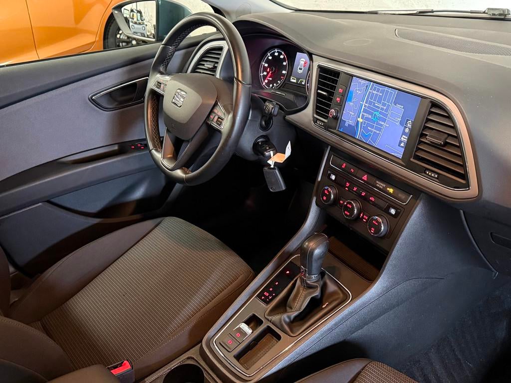 SEAT Leon ST 1.0 EcoTSI Automaat|LED|Navi|Camera|Carplay|Cru, Auto's, Seat, Stof, Gebruikt, Zwart, Leon