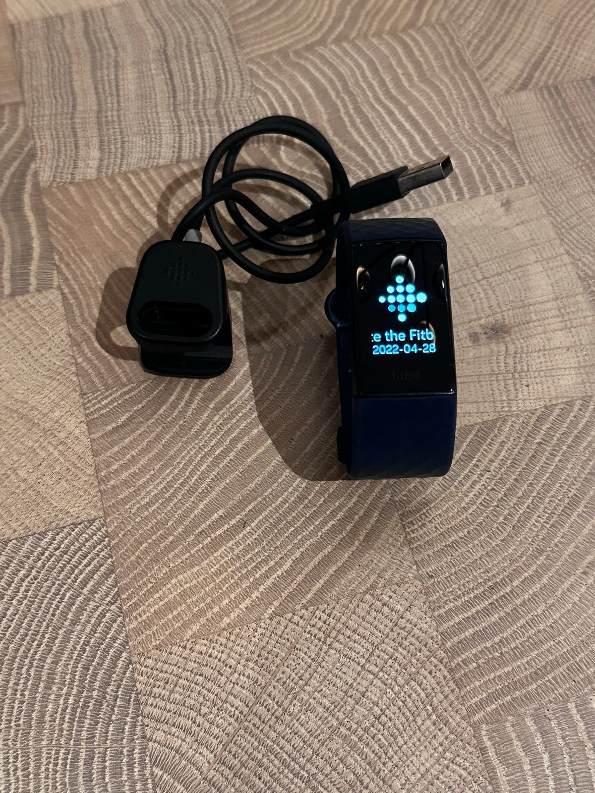 Fitbit Charge 4 - Blauw (Inclusief oplader), Blauw, Ophalen of Verzenden, Zo goed als nieuw, Waterdicht