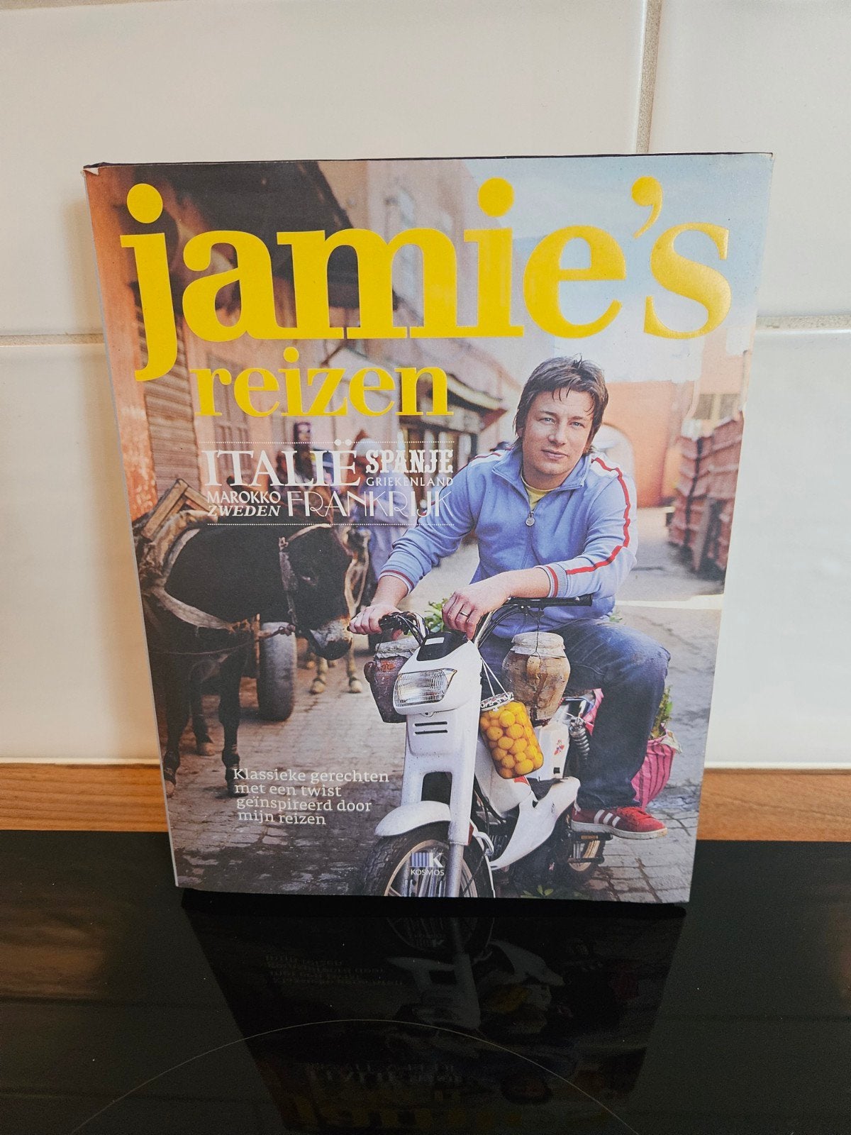 Jamie's Reizen: Klassieke gerechten met een twist, Boeken, Voorgerechten en Soepen, Ophalen of Verzenden, Zo goed als nieuw, Jamie Oliver