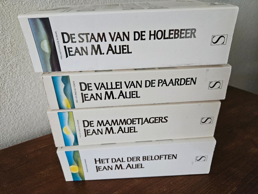 Boeken van Jean M Auel, Boeken, Ophalen of Verzenden, Zo goed als nieuw, Jean M. Auel