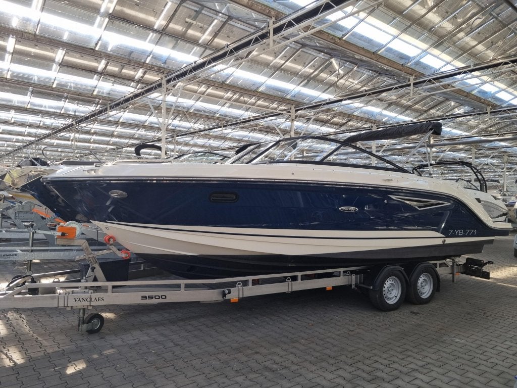 Sea Ray 250 Sunsport, 3 m, Zo goed als nieuw, 8 m, Sea Ray