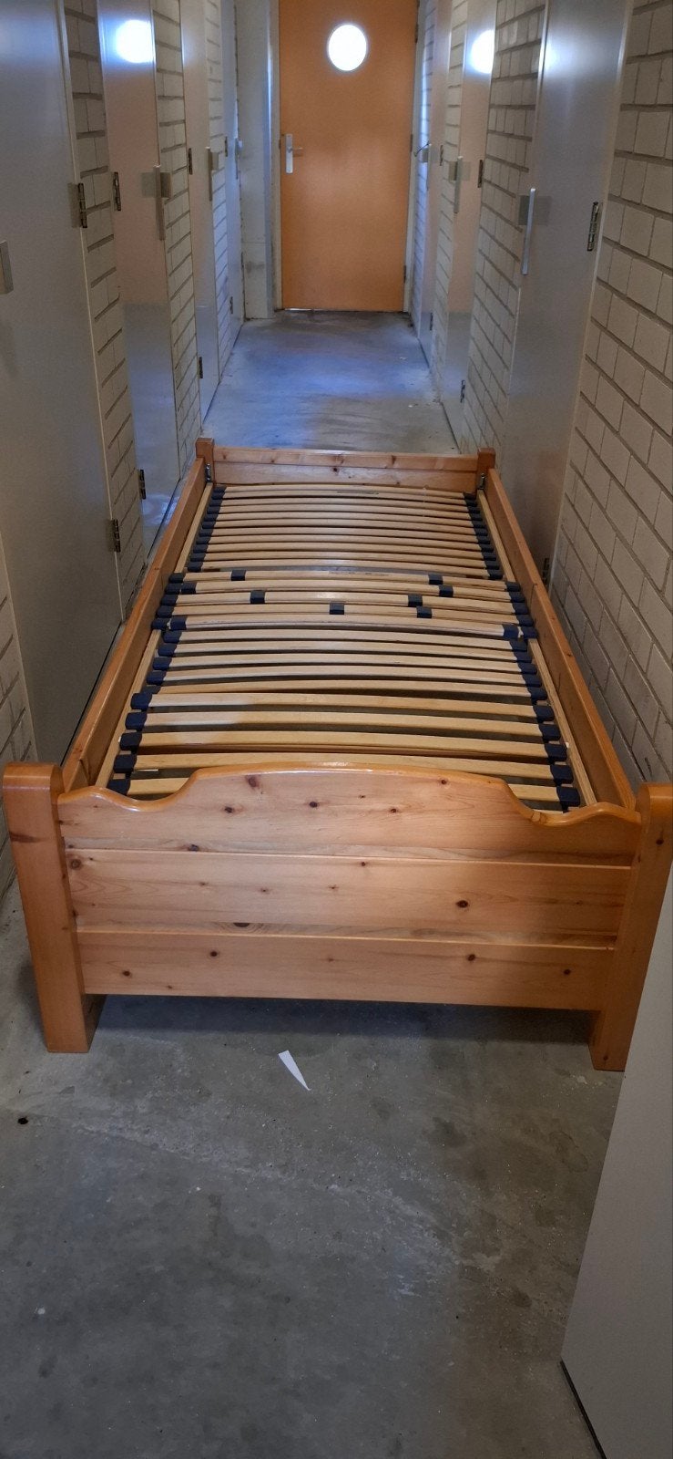 bed. een persoonsbed 90x200, Huis en Inrichting, Ophalen, 90 cm, Eenpersoons, Wit