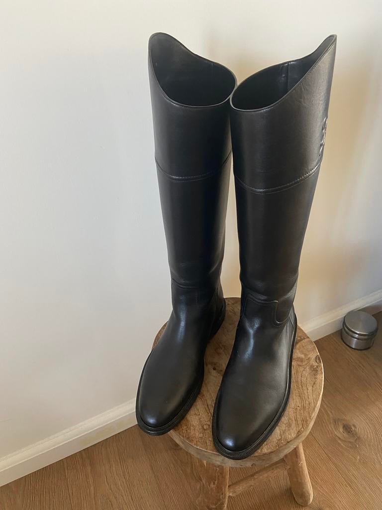 Prachtige leren Fendi laarzen maat 40, Kleding | Dames, Schoenen, Ophalen of Verzenden, Zo goed als nieuw, Zwart, Hoge laarzen
