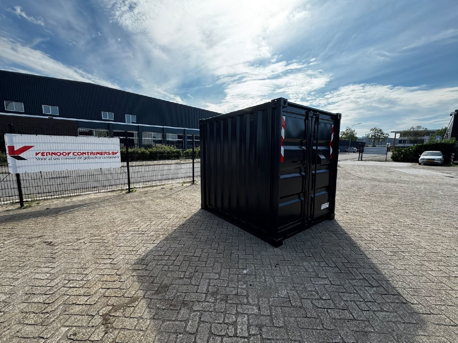 VERNOOY 8FT Jong Gebruikt met traanplaat vloer