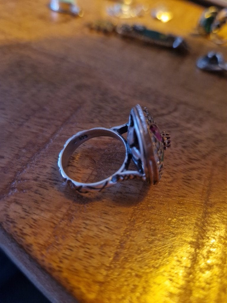 Antieke, zilveren ring met smaragd/robijn. Maat 16,5., Ophalen of Verzenden, Zilver, Ring, Met edelsteen