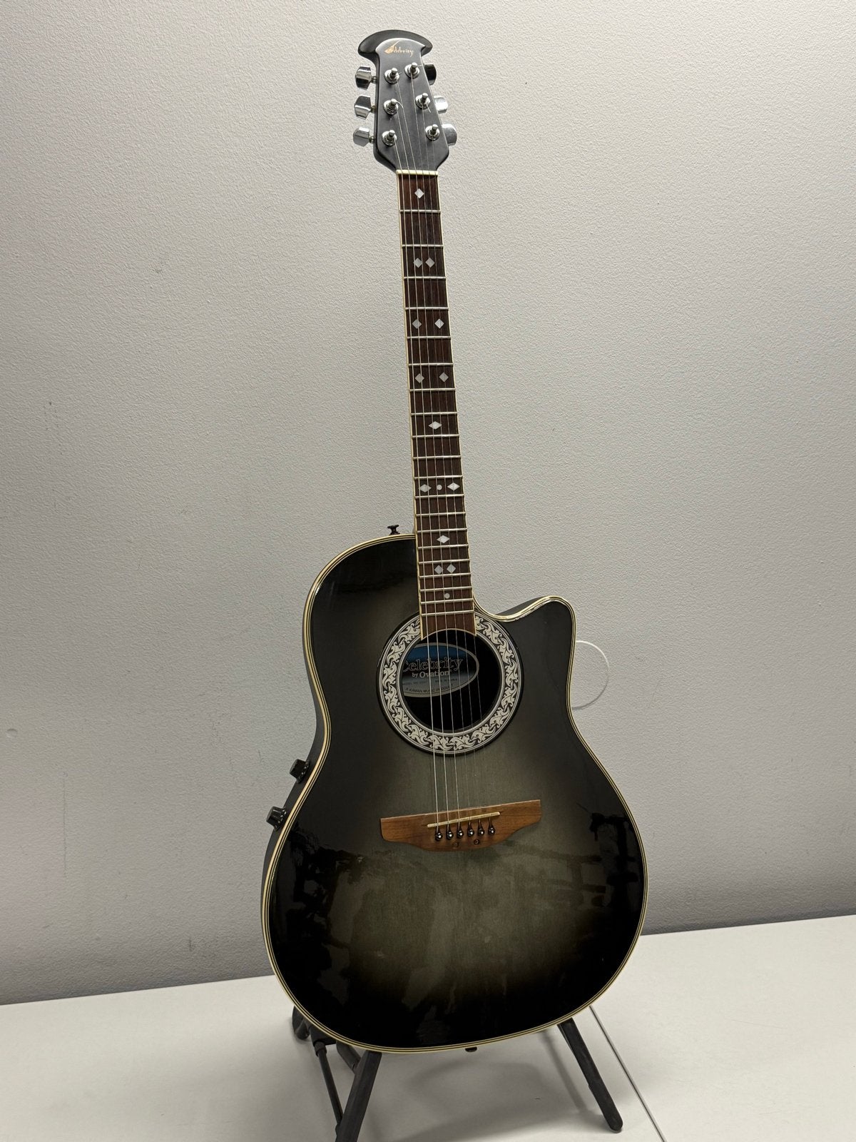 Celebrity by Ovation CC57 akoestische gitaar met koffer, Ophalen of Verzenden, Gebruikt, Western- of Steelstringgitaar, Met (piezo-)element