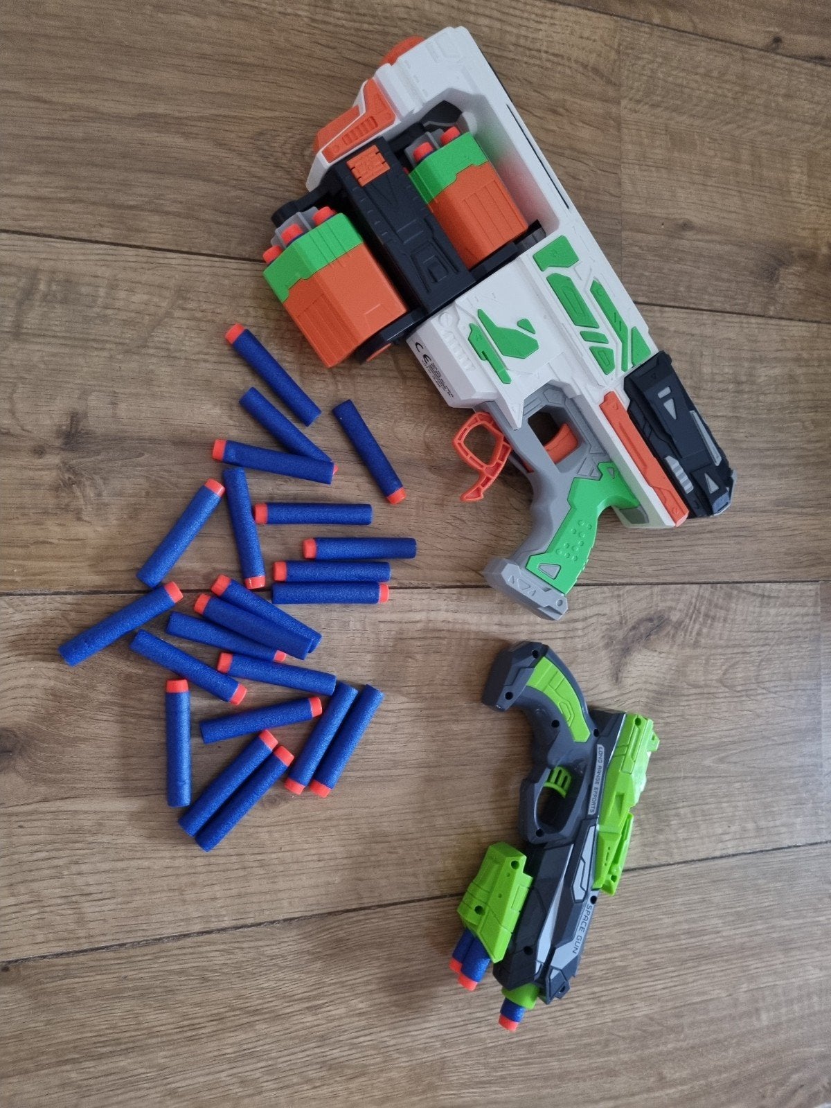 Gun pistool speelgoed met pijltjes, Verzamelen, Ophalen, Gebruikt