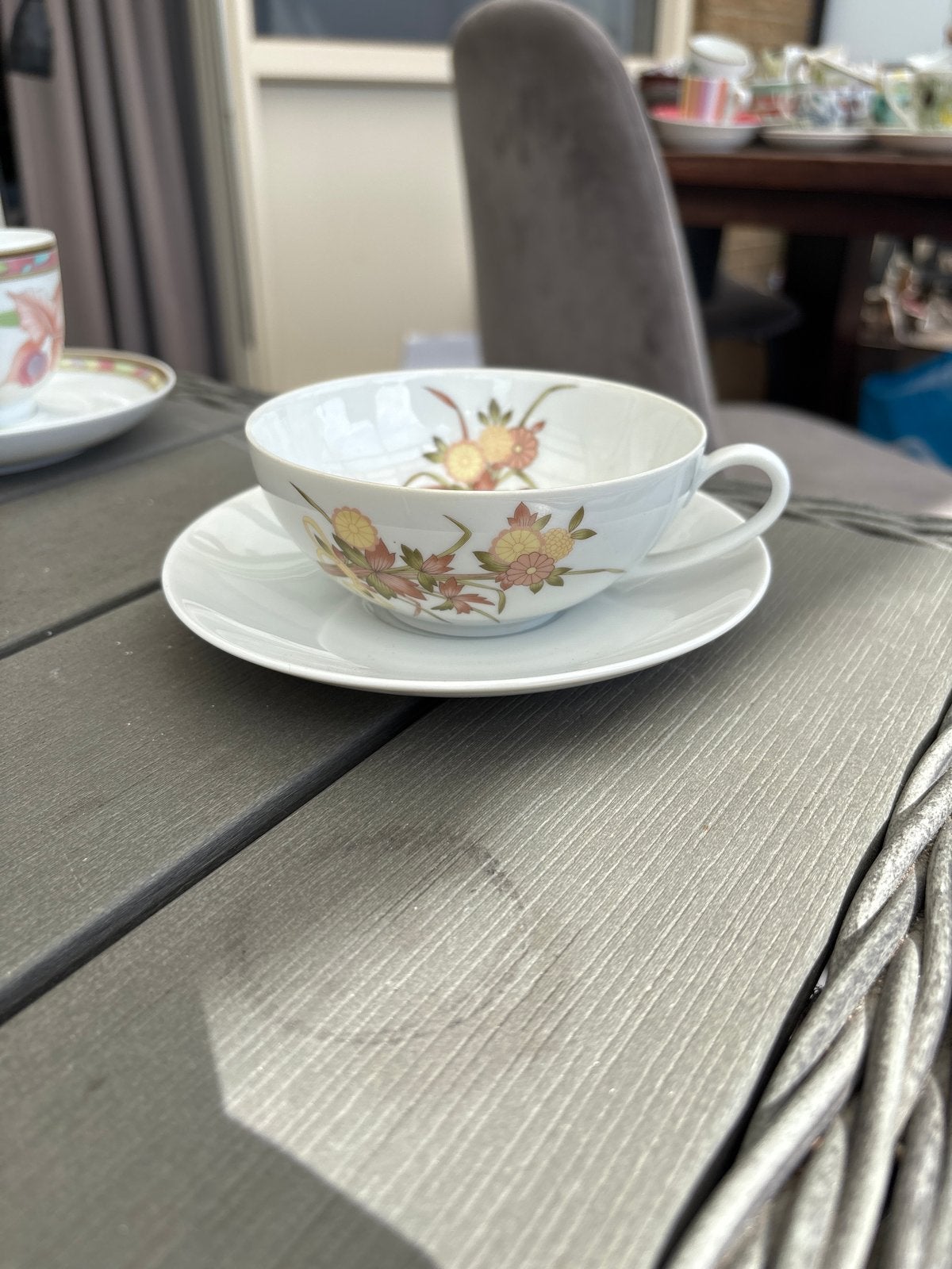 Tirschenreuth theekop en schotel met bloemmotief, Antiek en Kunst, Antiek | Servies los, Ophalen of Verzenden