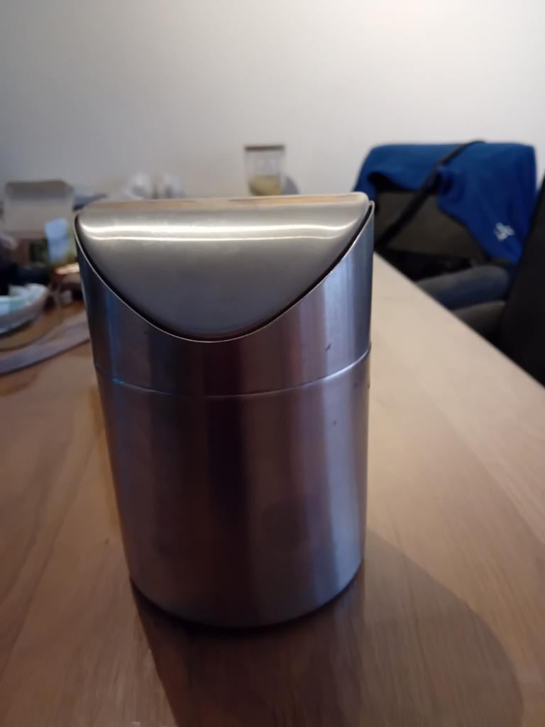 RVS Afvalbakje voor op Tafel - Compact en Stijlvol, Huis en Inrichting, Woonaccessoires | Prullenbakken, Ophalen, Gebruikt, Minder dan 10 liter