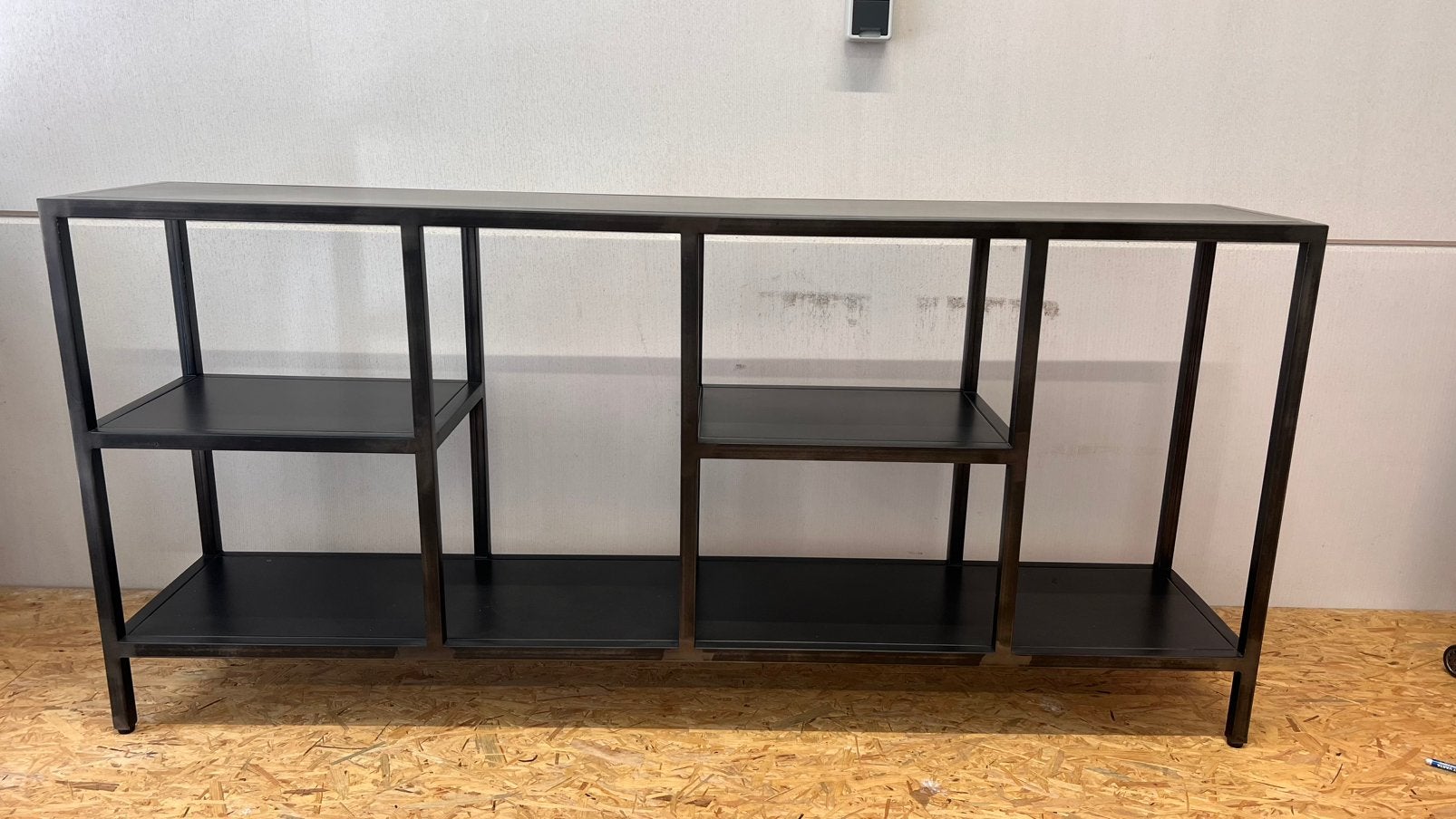 Wandmeubel/sidetable, Ophalen, Gebruikt, Metaal, 150 tot 200 cm