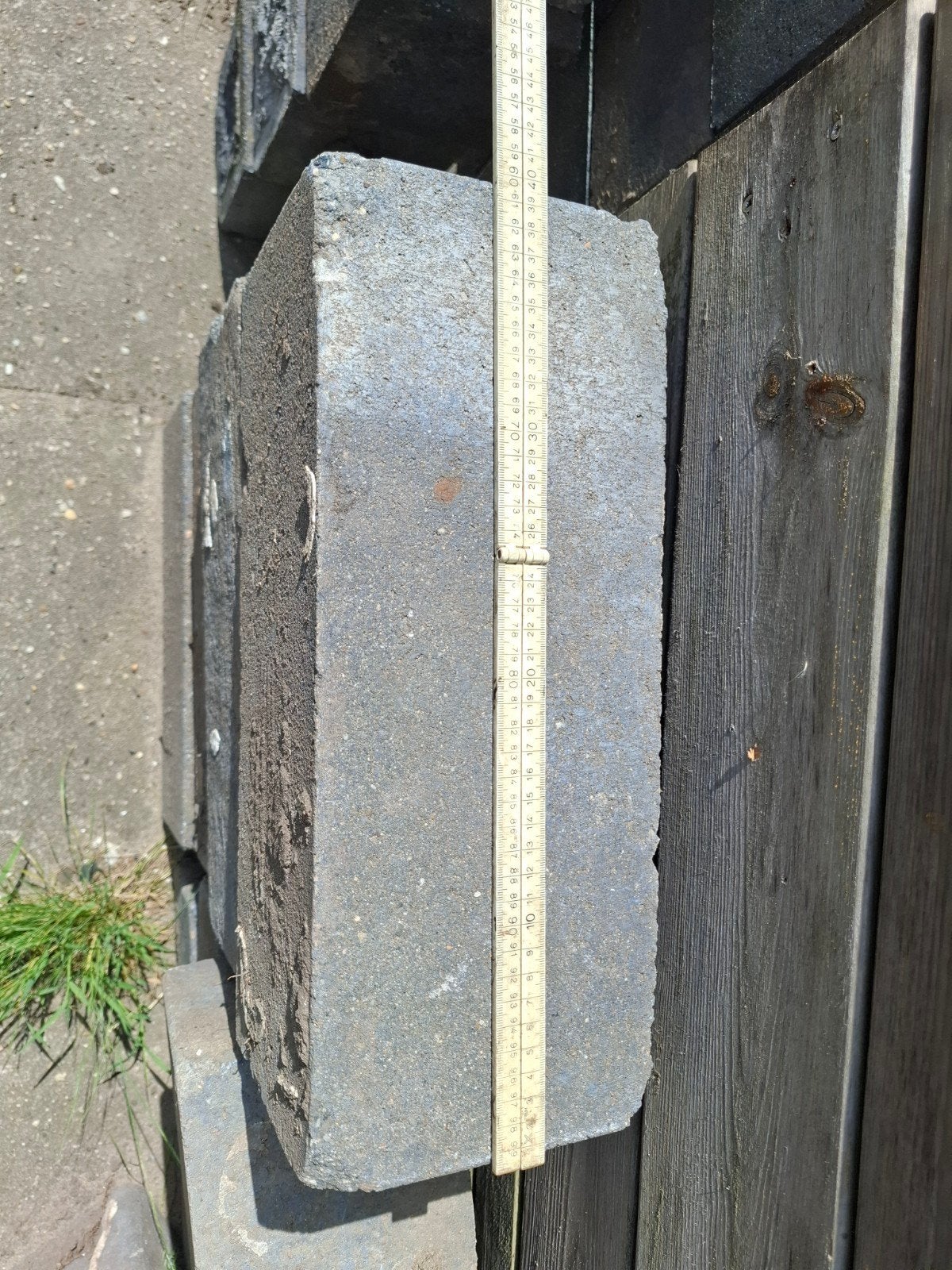 Gratis betonblokken, Tuin en Terras, Bielzen en Borders, Minder dan 25 cm, Minder dan 100 cm, Ophalen of Verzenden