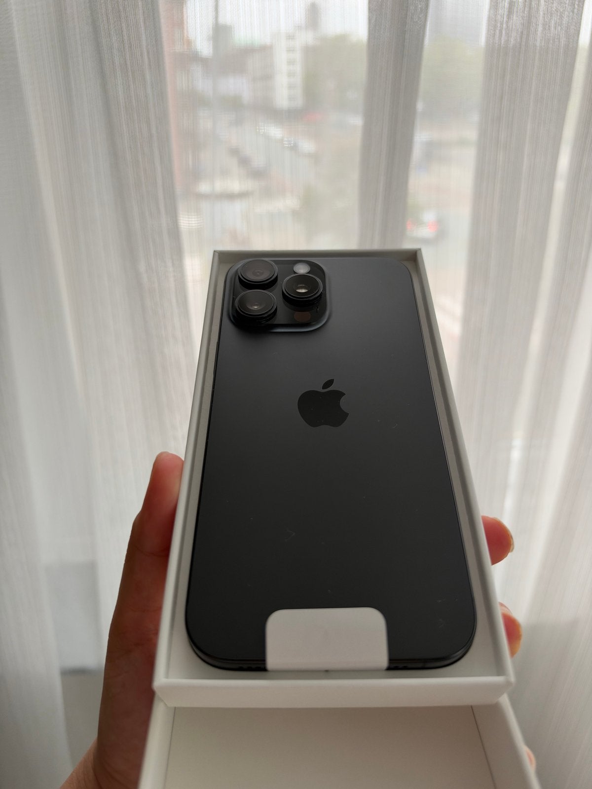 Foto 5 van Apple iPhone 16 Pro Max 256GB Zwart - Zo goed als nieuw