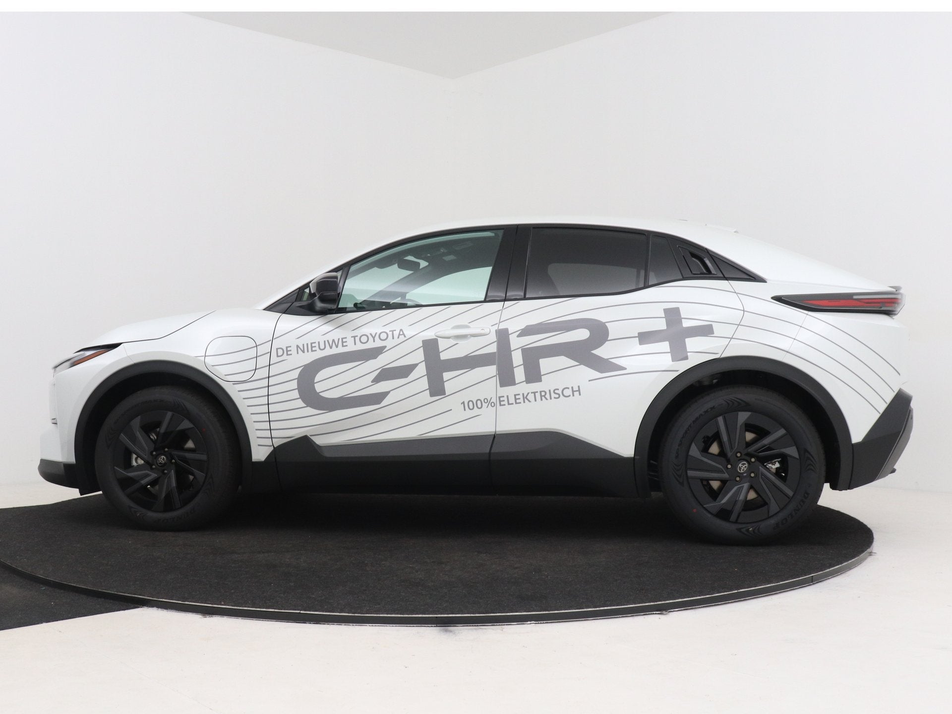 Toyota C-HR+ First Edition 77 kWh (bj 2026, automaat), 12 maanden, Stof, Wit, Origineel Nederlands