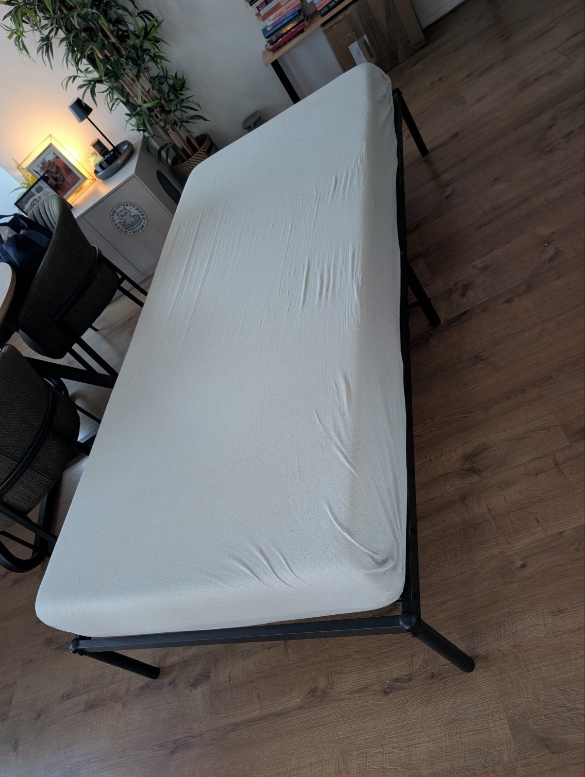 free aluminum bedframe / Gratis aluminum bedframe 90x200 cm, Huis en Inrichting, Ophalen, Gebruikt, 90 cm, Eenpersoons