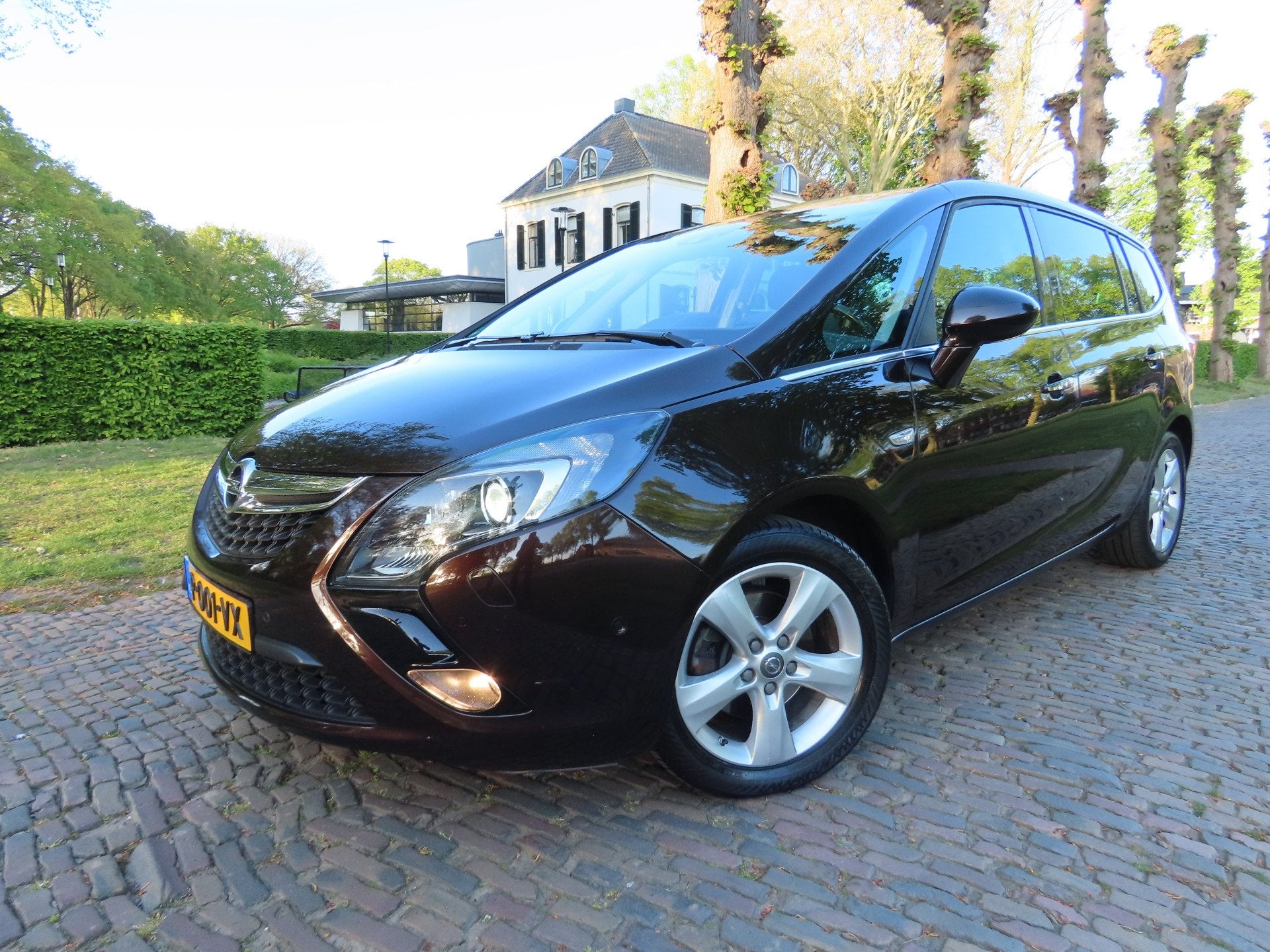 Opel Zafira Tourer 1.4 Cosmo 7 Persoons Automaat Ecc Cruisec, Auto's, Euro 5, Gebruikt, 4 cilinders, Bruin