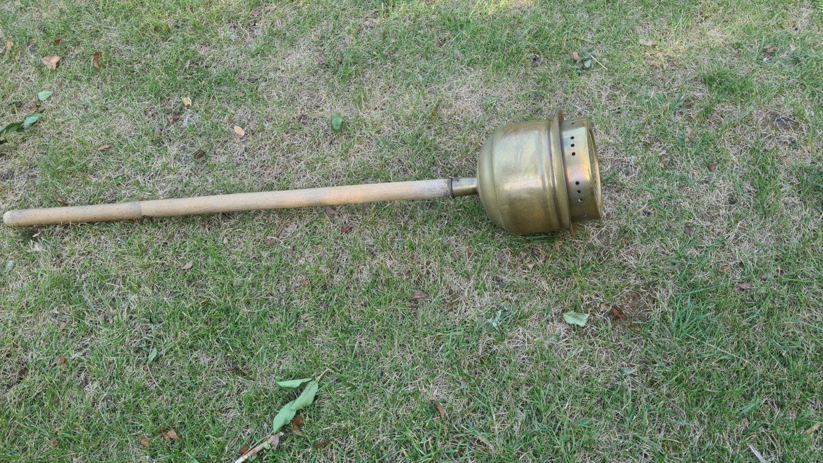 Antieke koperen wasstamper met houten steel, Antiek en Kunst, Ophalen