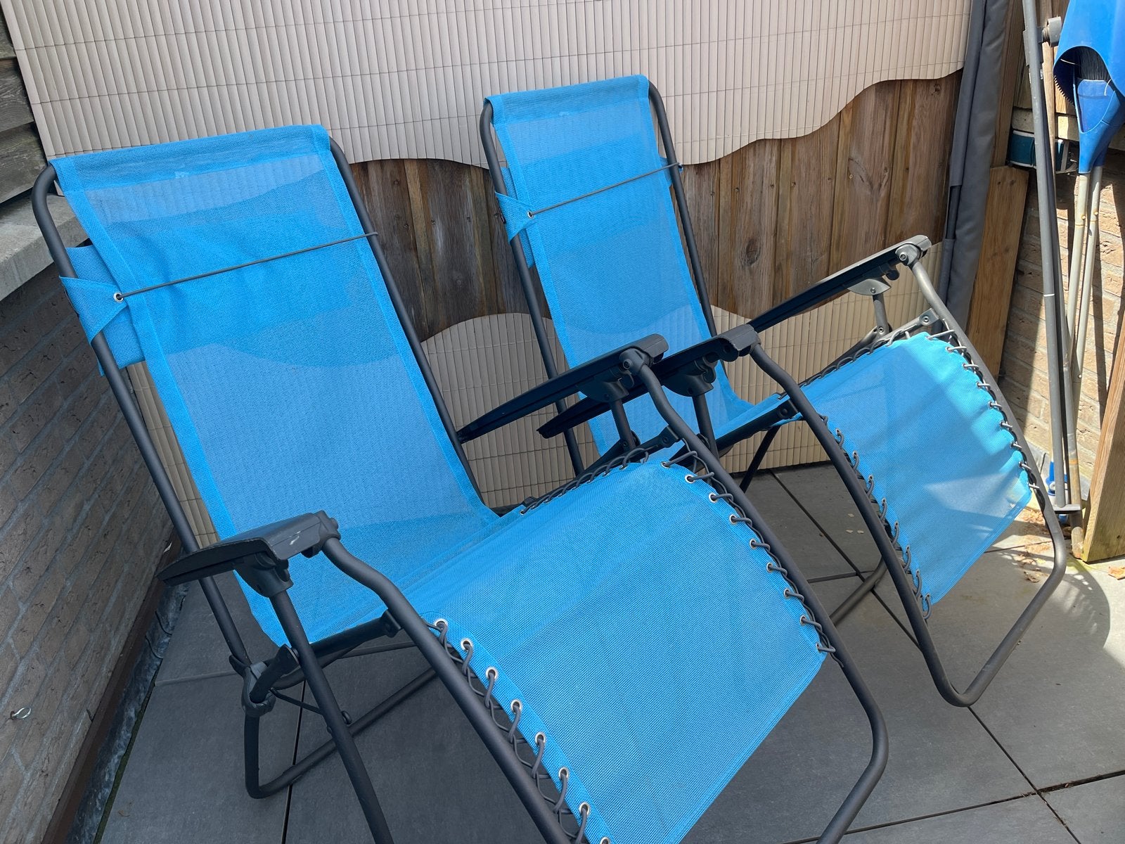 2x Blauwe relax tuinstoelen, Tuin en Terras, Tuinstoelen, Ophalen, Zo goed als nieuw, Metaal, Verstelbaar