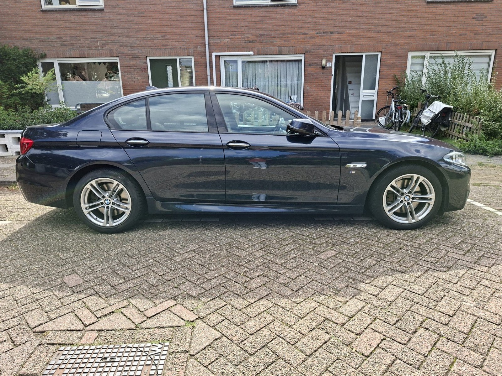 BMW 5-Serie 535i 306pk Aut 2013 Blauw MOET NU WEG, Achterwielaandrijving, 2000 kg, Blauw, Particulier