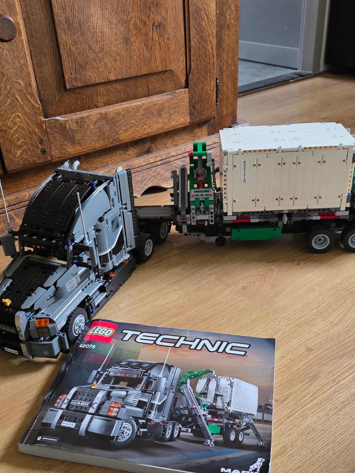 Lego Technic 42078 Mack Anthem Vrachtwagen, Ophalen of Verzenden, Zo goed als nieuw