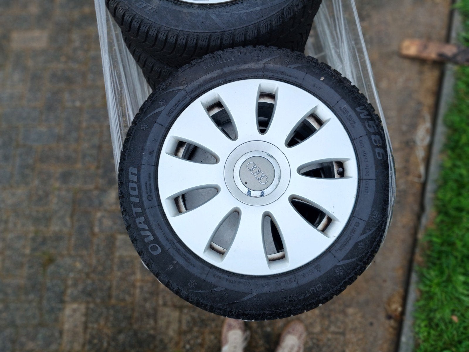 Audi velgen met Ovation winterbanden, Ophalen, 215 mm, 16 inch, Banden en Velgen