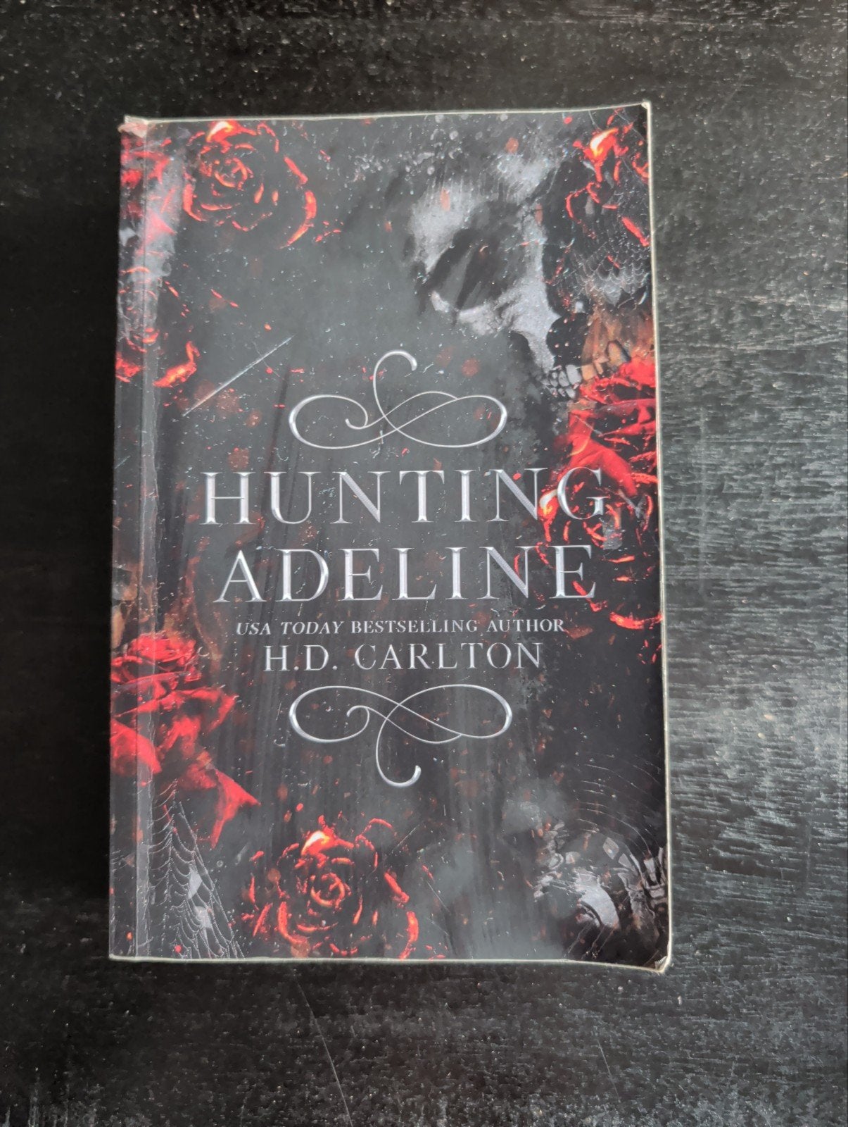 Hunting Adeline - H.D. Carlton (Engels), Ophalen of Verzenden, Zo goed als nieuw, H.D. Carlton, Amerika