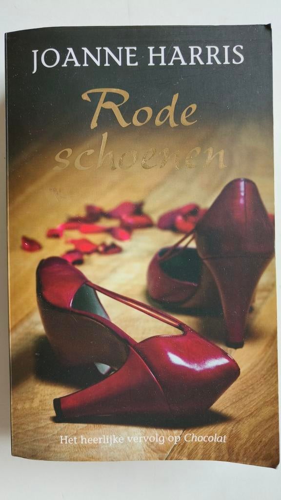 Joanne Harris - Rode schoenen, Boeken, Literatuur, Zo goed als nieuw, Ophalen of Verzenden