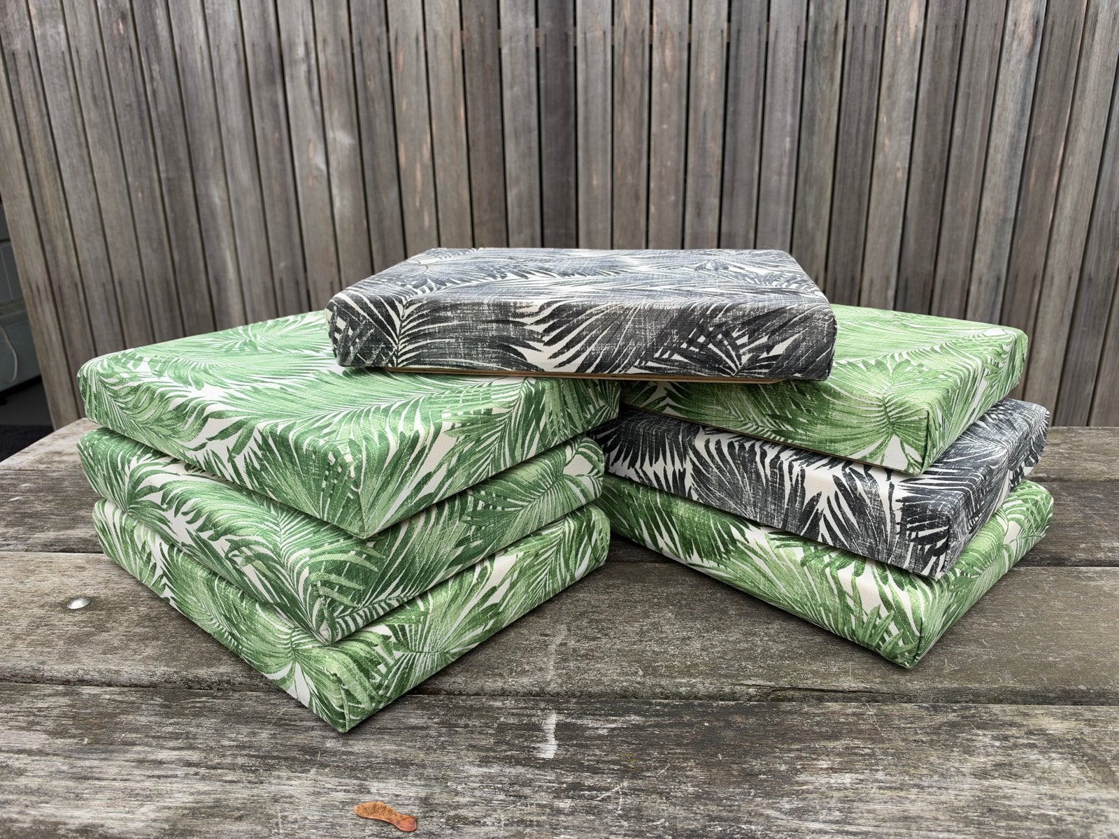 7 kratkussens met palmbladprint (groen en zwart), Ophalen, Zo goed als nieuw