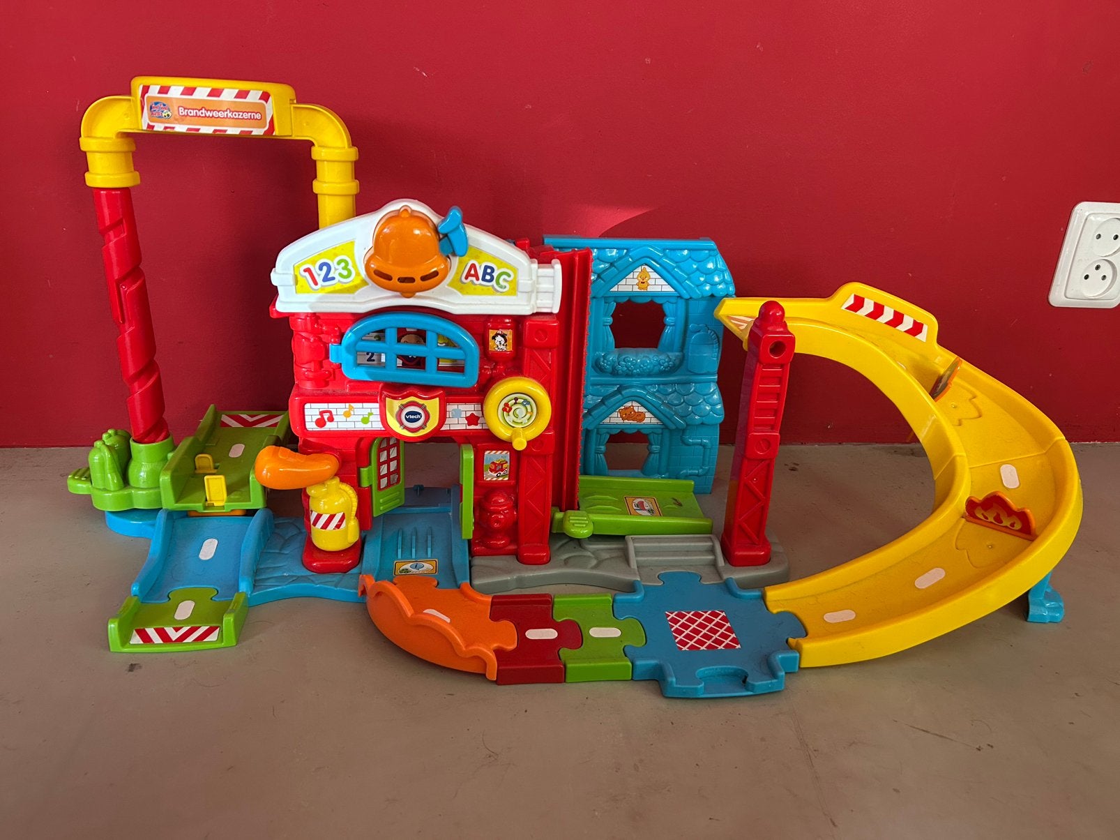Groot pakket peuterspeelgoed VTech, KidKraft en voertuigen, Ophalen, Gebruikt
