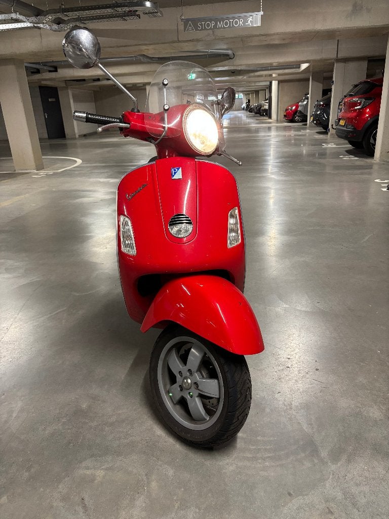 Vespa GTS 250 - Veel recent onderhoud, Scooter, Occasion, 4 cilinders, Particulier
