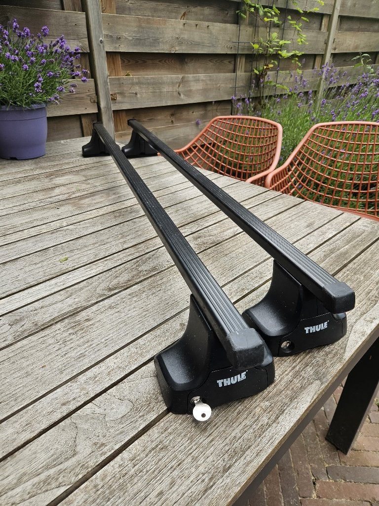 Thule SquareBar 127 cm dakdragers + Rapid System 754, Ophalen of Verzenden, Gebruikt